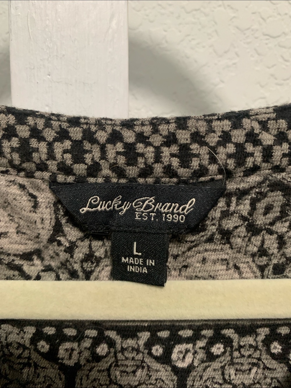 Lucky Brand Boho Print V-Neck Long Sleeve Top - Picture 2 of 7